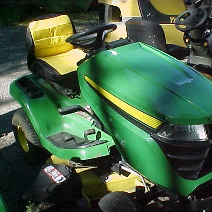 JOHN DEERE X300