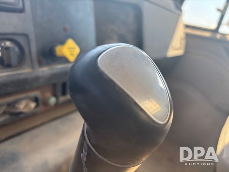 2000-ihc-4900-dry-tender-truck-(dr12098,-unit-25102)-image-36