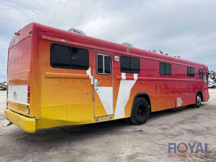 2002-blue-bird-f131612-bus-image-3