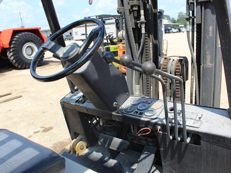 #22907-•-yale-gp050-forklift-image-9