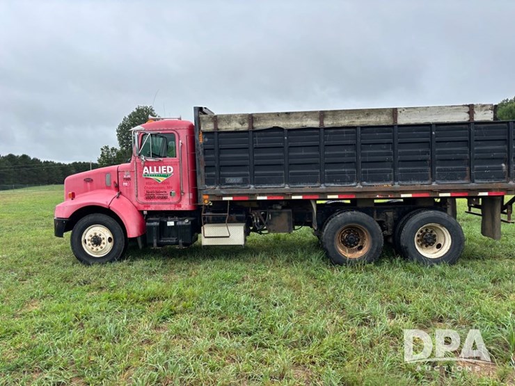 2002-peterbilt-330-image-18