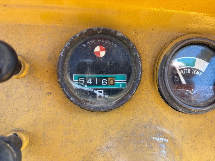 #16161-•-komatsu-crawler-dozer-|-for-parts-or-repair-only-image-11