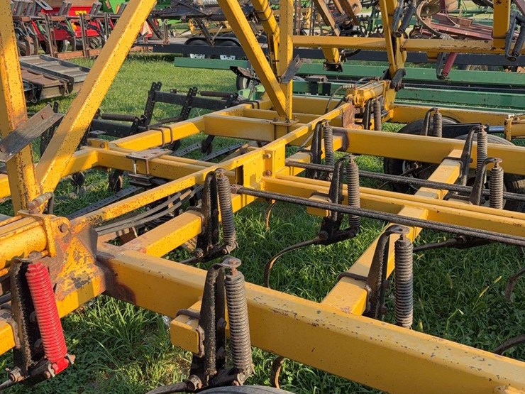 landoll-tilloll-876,-35ft,-3-bar-harrow-with-beater,-walking-tandem,-updated-reel-savers-image-10