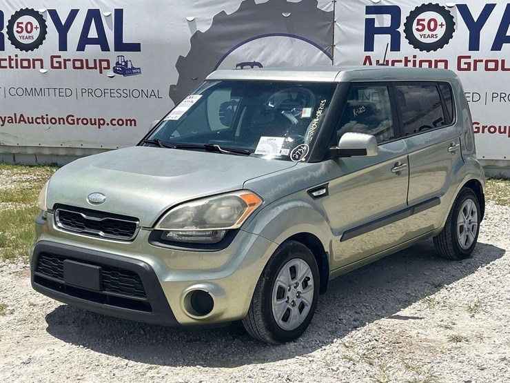 2013-kia-soul-hatchback-image-1