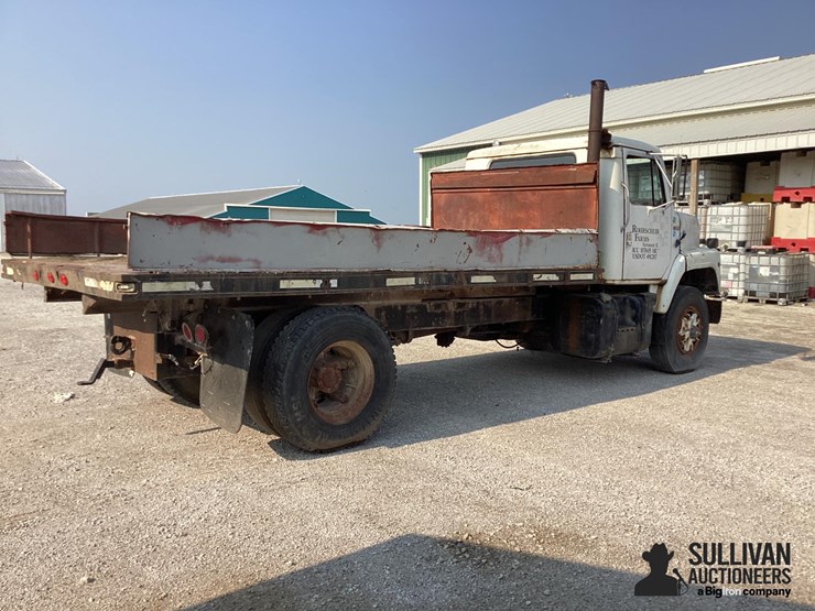 1980-international-2275-s/a-flatbed-truck-image-5