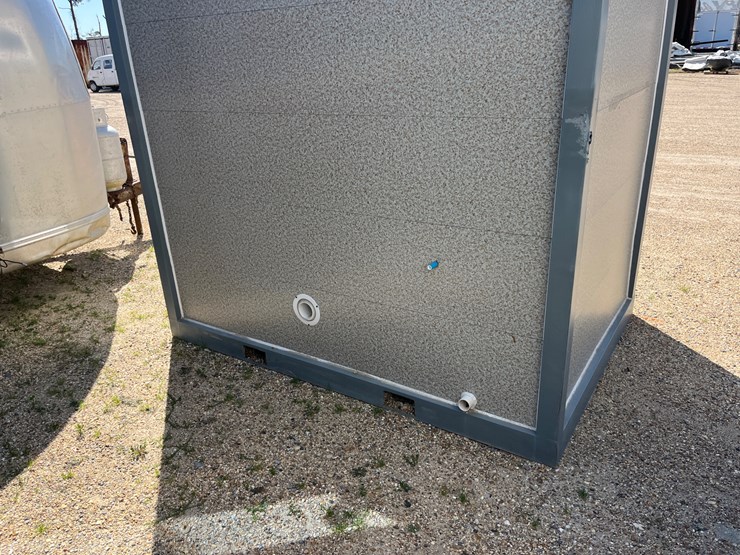 #50541-•-portable-restroom-image-3