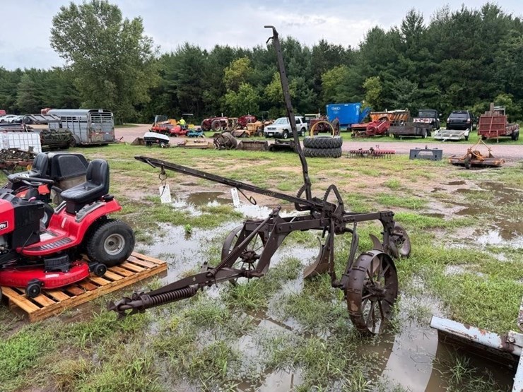 john-deere-44-image-3