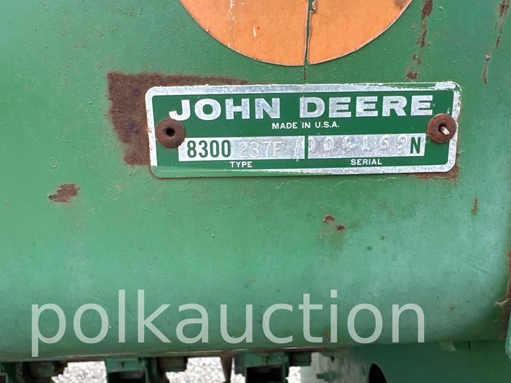 john-deere-8300-image-2