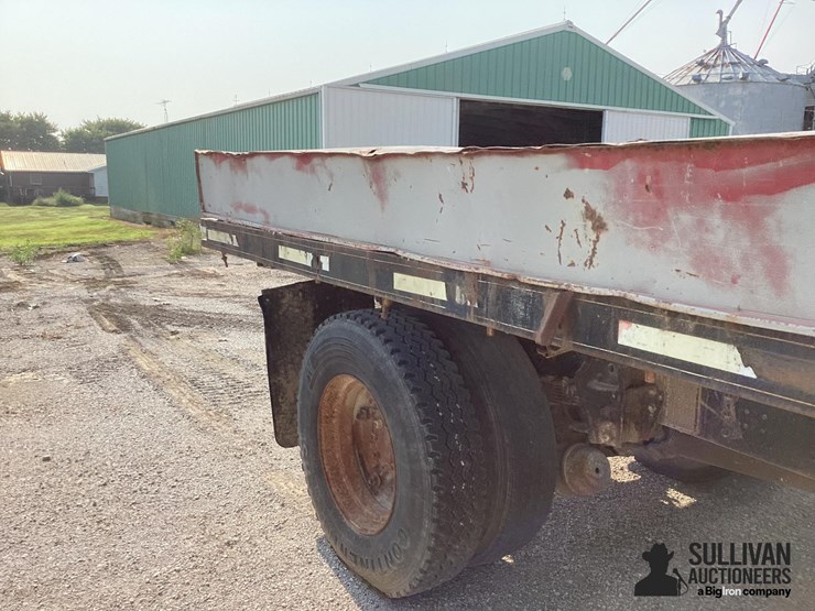 1980-international-2275-s/a-flatbed-truck-image-19