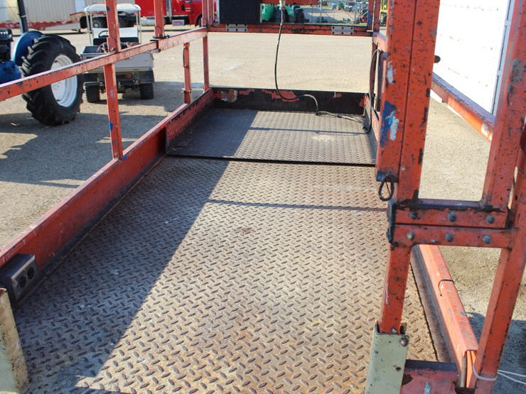 #23057-•-scissor-lift,-model-3246e2-image-4