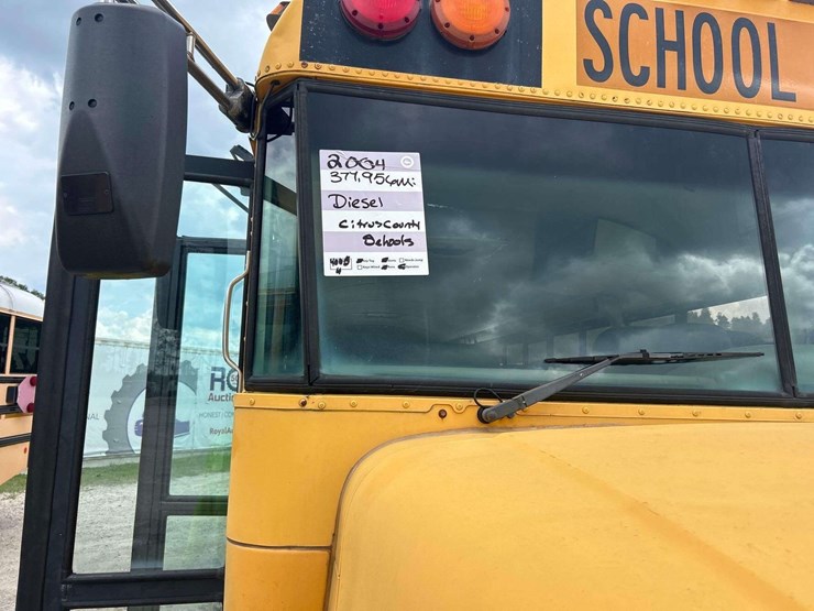 2004-ic-corporation-3000ic-school-bus-image-22
