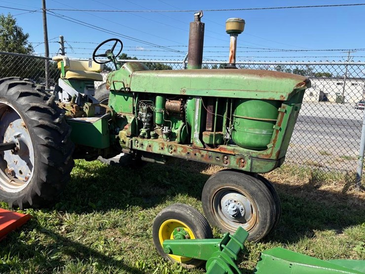 john-deere-3010-image-1