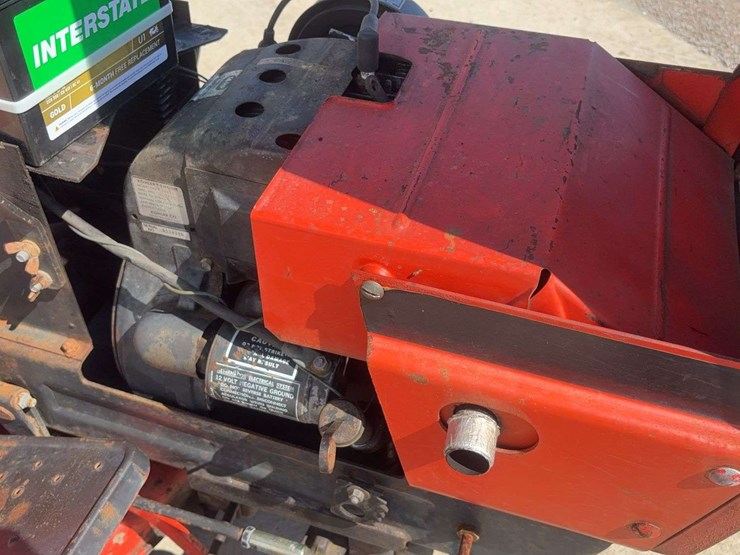 ariens-s14g-lawn-tractor-image-11