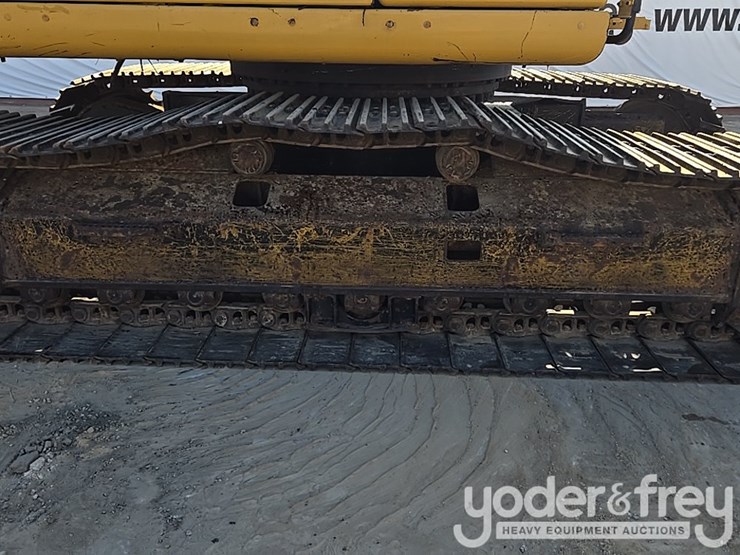 2015-caterpillar-336-f-image-19