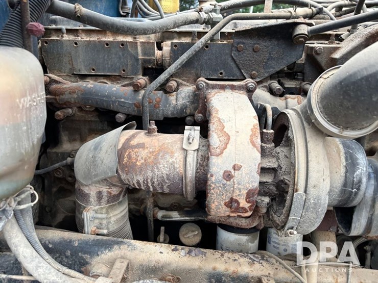 2002-peterbilt-379-image-28