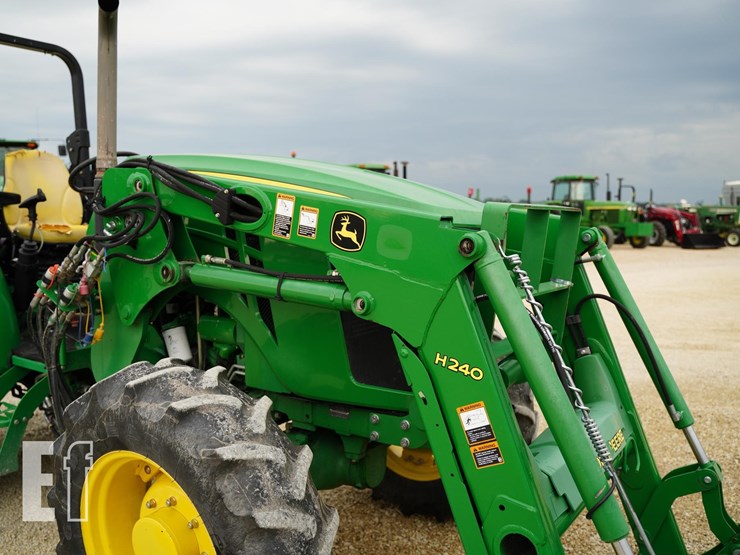 2013-john-deere-5100e-image-21