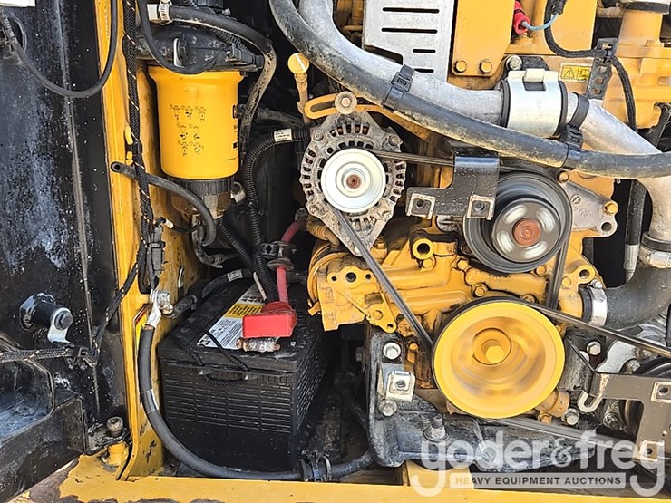 2022-caterpillar-259d3-image-42