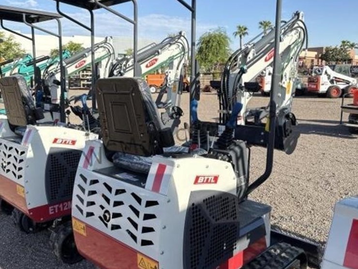 battler-et12m-mini-excavator-image-4