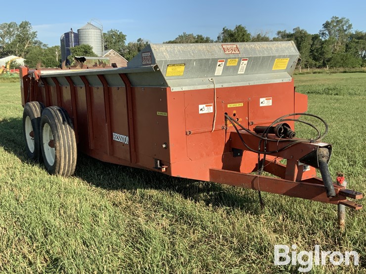 hesston-s370-image-3