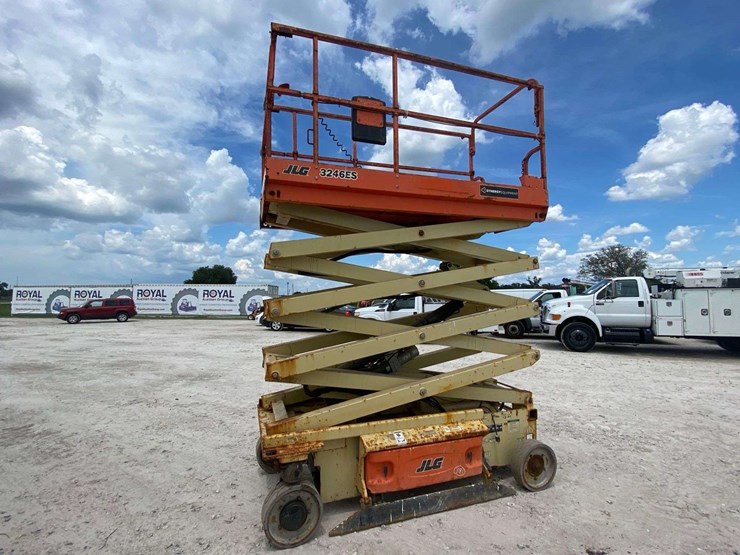 2018-jlg-3246es-image-3