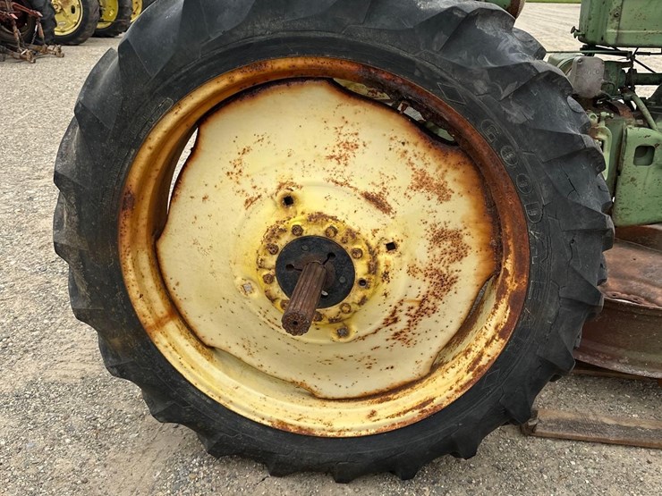 john-deere-b-image-9