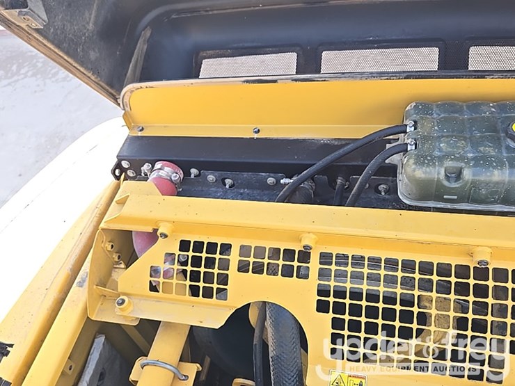 2015-caterpillar-336-f-image-69