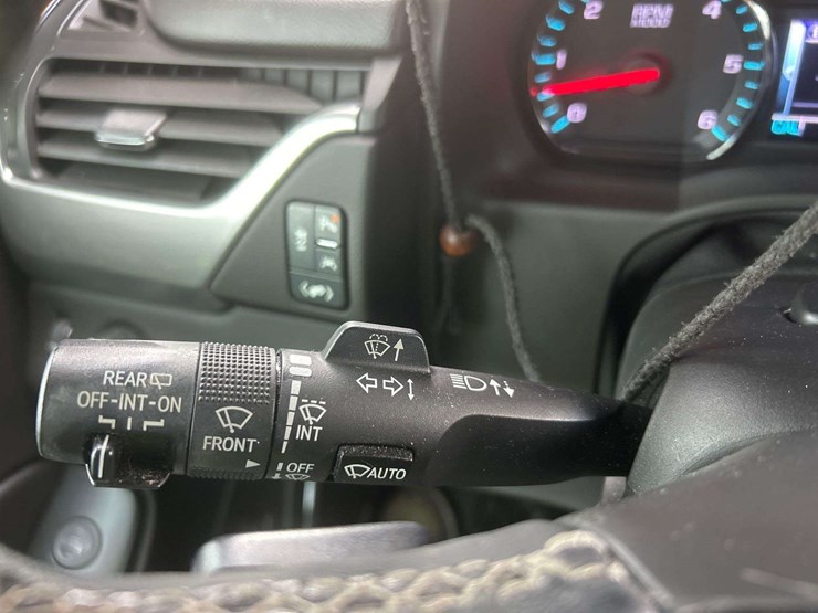 2019-chevrolet-tahoe-lt-image-15