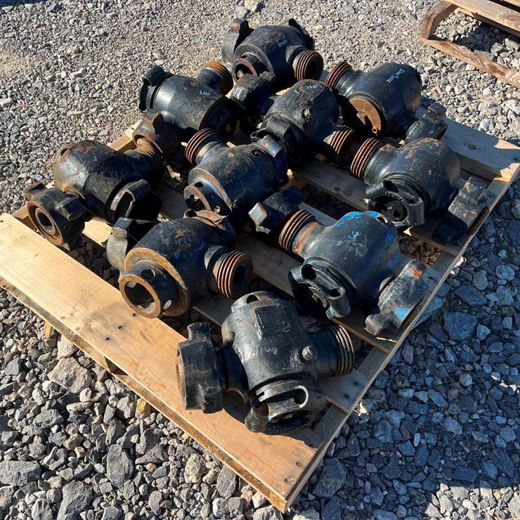 (10) 2 PLUG VALVES
