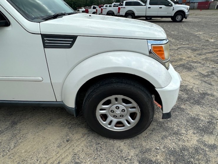 2010-dodge-nitro-image-19