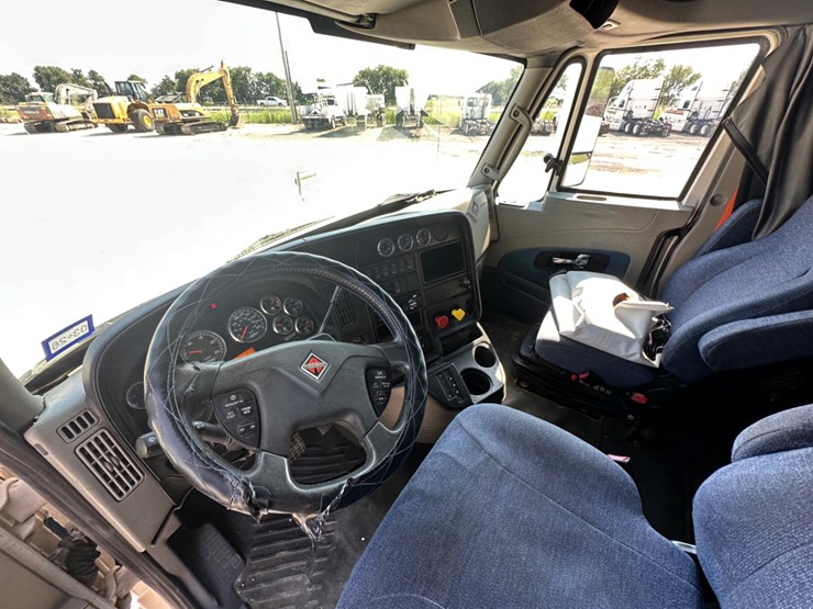 international-prostar-image-15