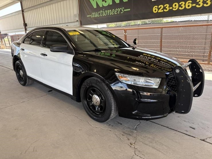 2013-ford-taurus-sdn-image-2