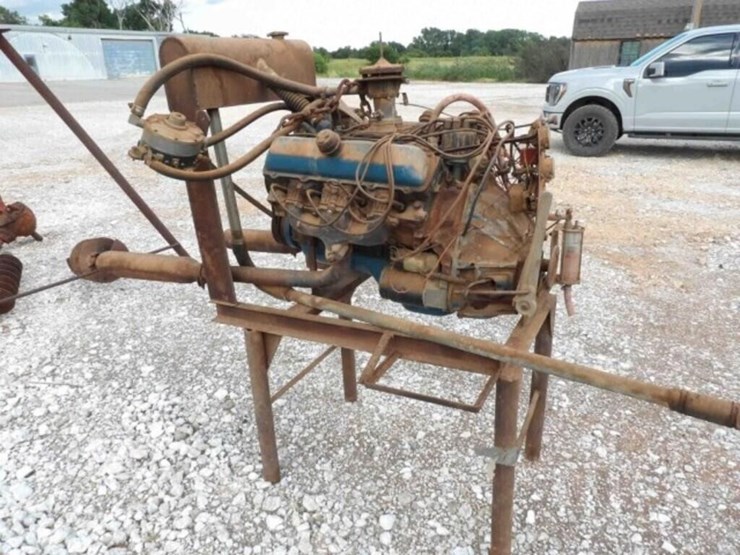 oldsmobile-8-cylinder-engine-&-stand-image-1