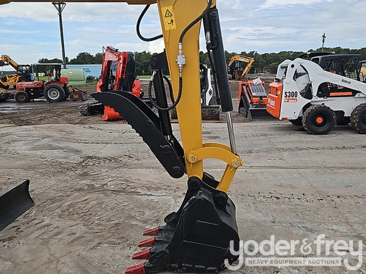 2022-caterpillar-305.5-image-16