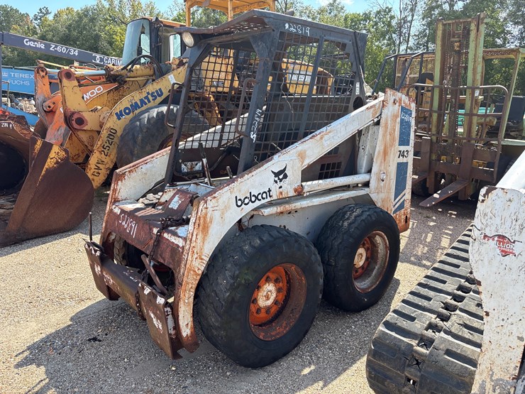 bobcat-743-image-1