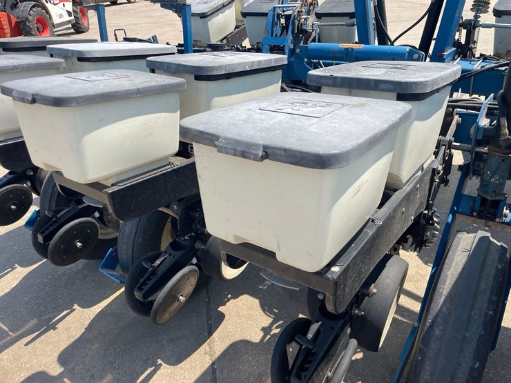 kinze-3200-image-43