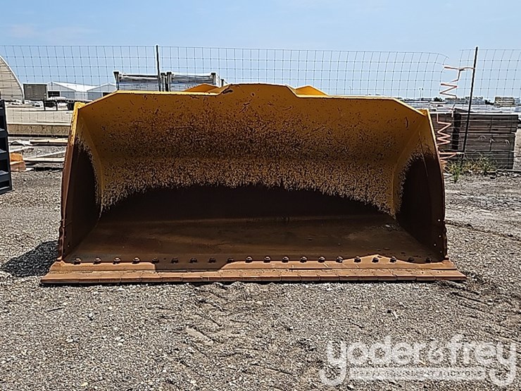 john-deere-744-image-8