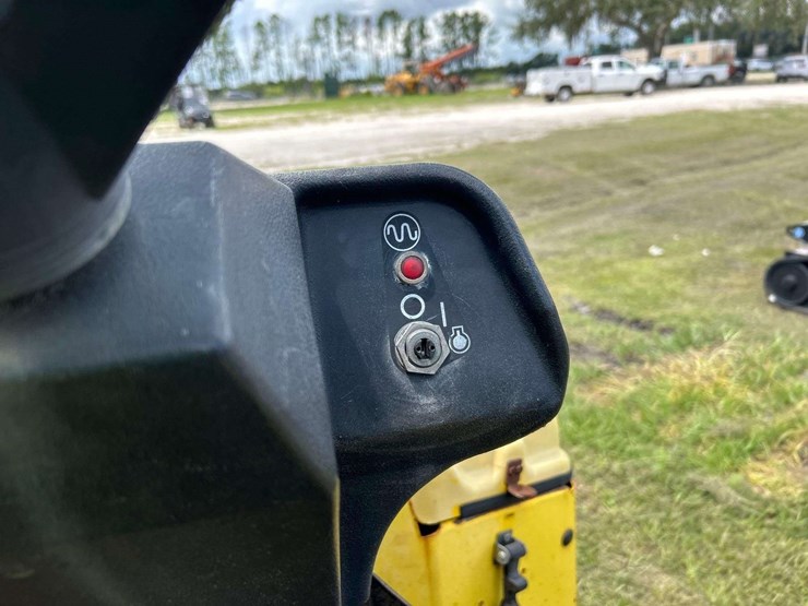 2002-wacker-neuson-rd11a-image-12