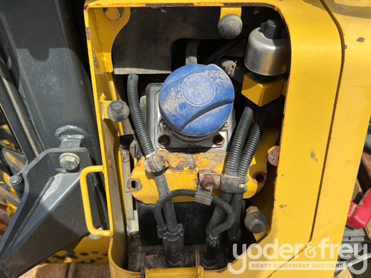 2016-komatsu-d61px-24-image-28