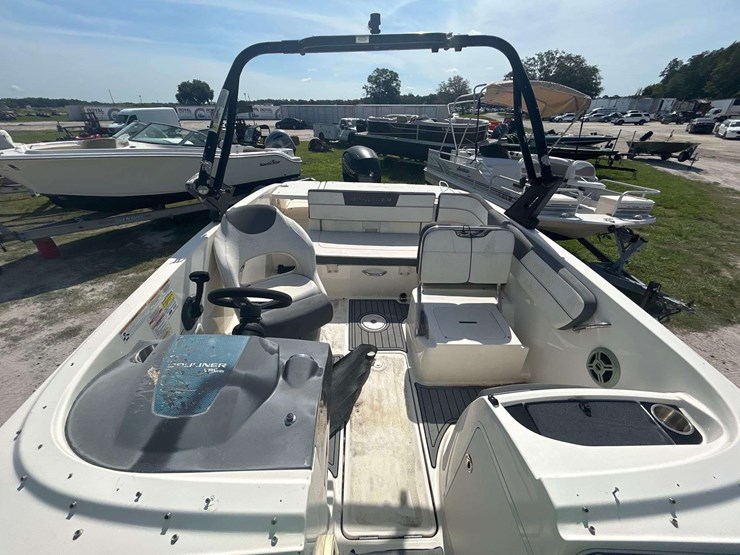 2017-bayliner-vr5-21ft-bowrider-boat-with-29ft-t/a-boat-trailer-image-21