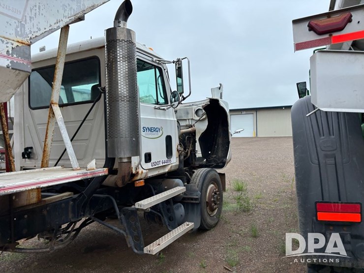 1996-mack-ch613-image-33