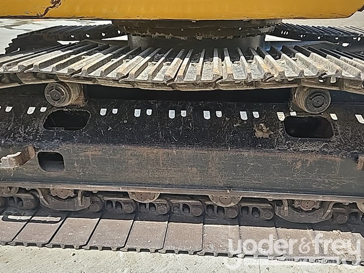 2019-deere-210g-image-16