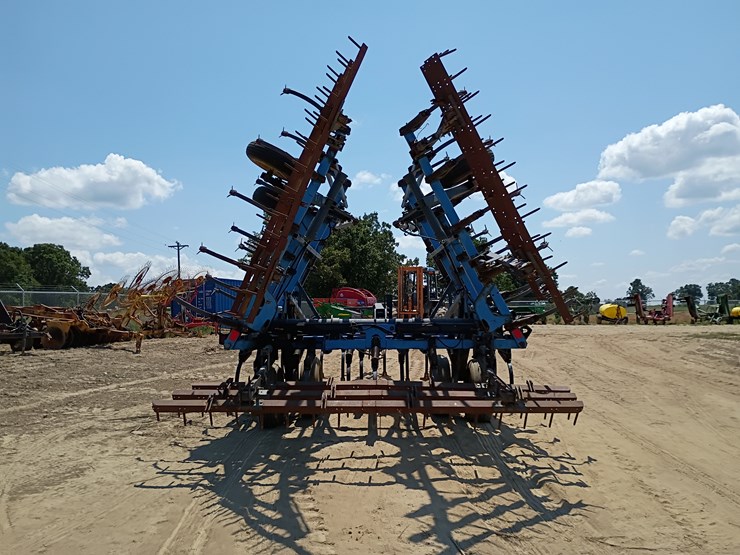 #18871-•-case-ih-tiger-mate-ii-cultivator-image-4