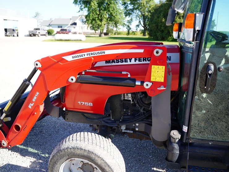 2014-massey-ferguson-1758-image-11