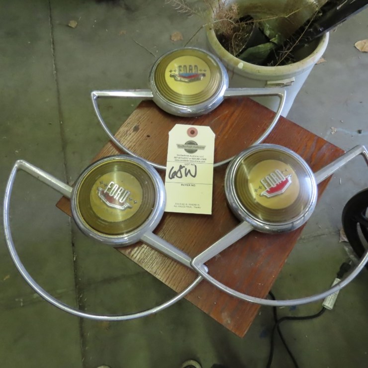 1940's Ford Horn ring Group