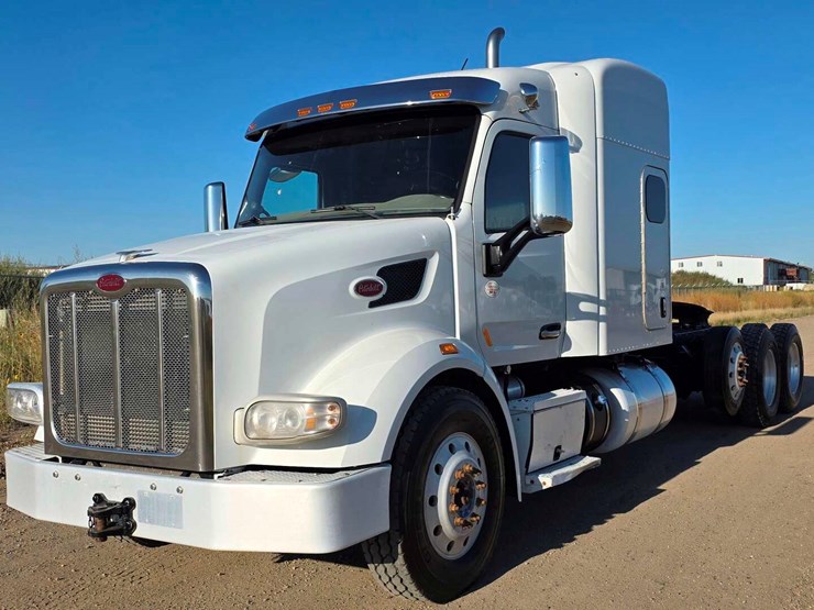 2017-peterbilt-567-image-1