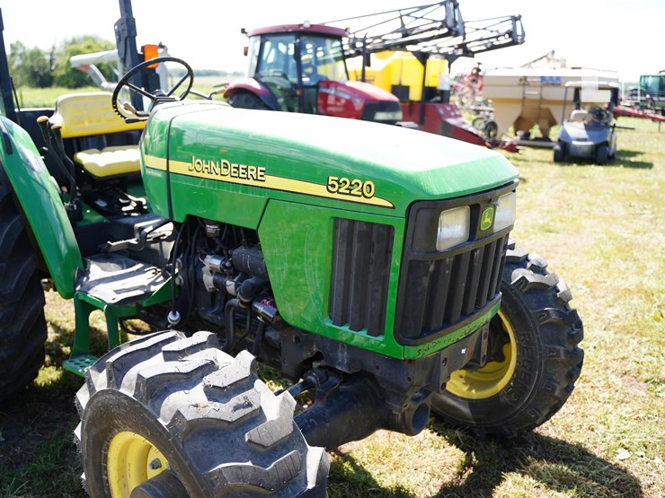 2004-john-deere-5220-image-14