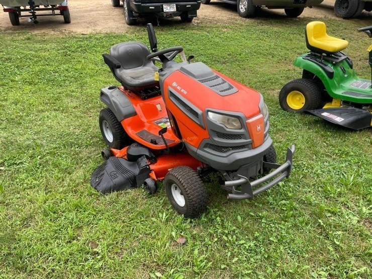 husqvarna-riding-lawn-mower-image-2