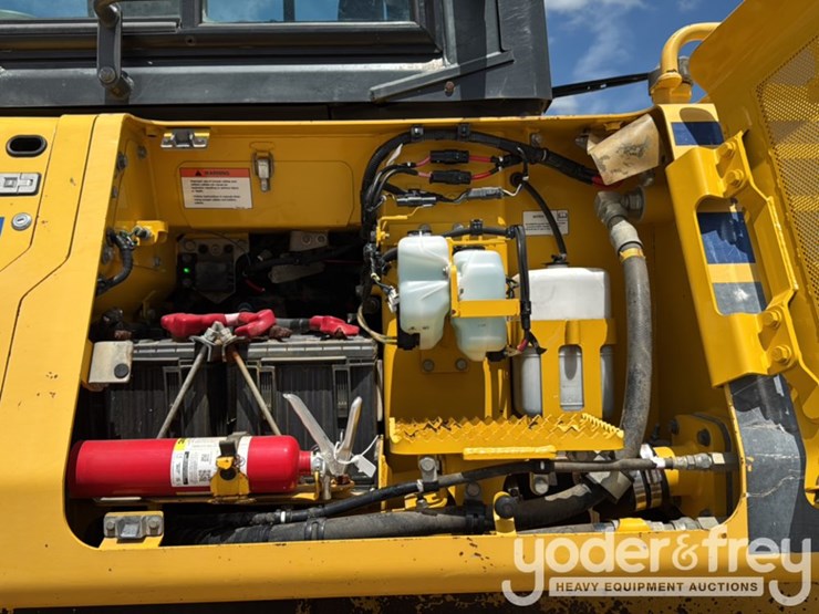 2016-komatsu-d61px-24-image-30