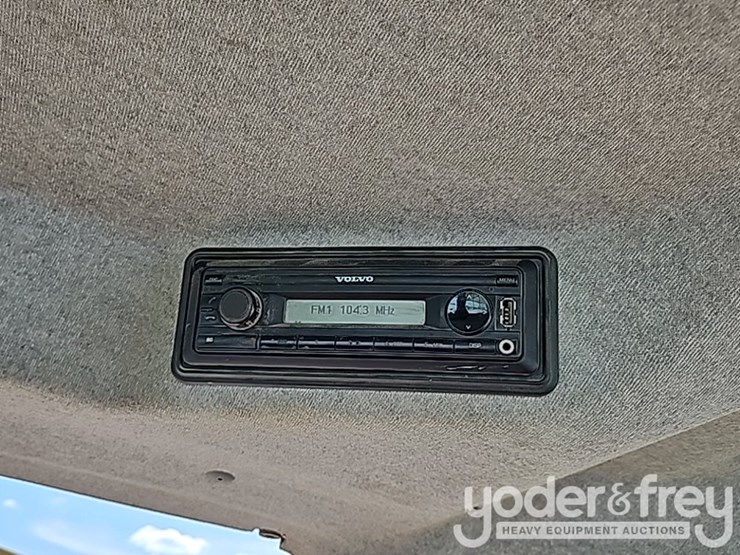 2017-volvo-l110h-image-66