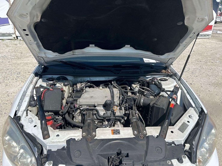 2011-chevrolet-impala-sedan-image-9